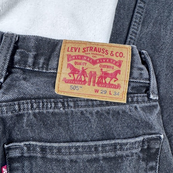Levis 505 Jeans Mens 29x34 Gray Black Wash Straight Leg Denim Mid Rise Zip Fly - Picture 6 of 9
